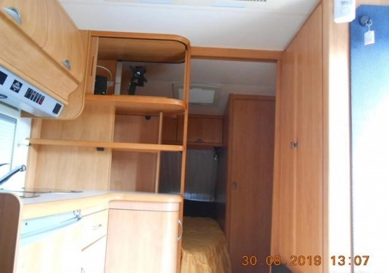                         Sprzedam przyczepę kempingową Hobby Excellent Easy z 2003 r. - zdjęcie 5
                        