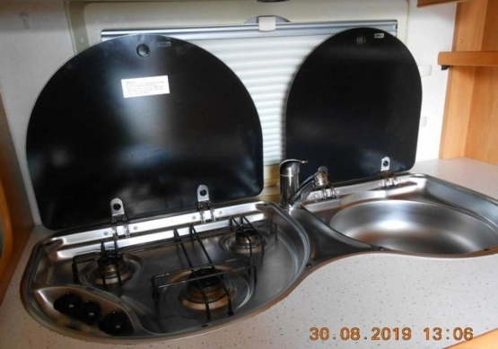                         Sprzedam przyczepę kempingową Hobby Excellent Easy z 2003 r. - zdjęcie 8
                        