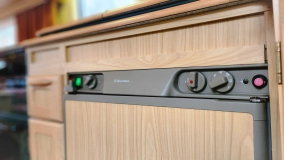                         Lunar Eclipse,  piękny stan, garażowana - zdjęcie 6
                        