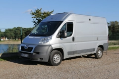                         Kampervan zbudowany na bazie Peugeota Boxera - zdjęcie 19
                        