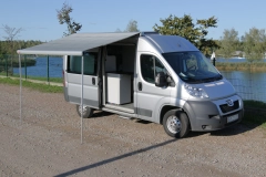                         Kampervan zbudowany na bazie Peugeota Boxera - zdjęcie 17
                        