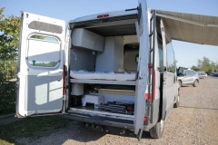                         Kampervan zbudowany na bazie Peugeota Boxera - zdjęcie 16
                        