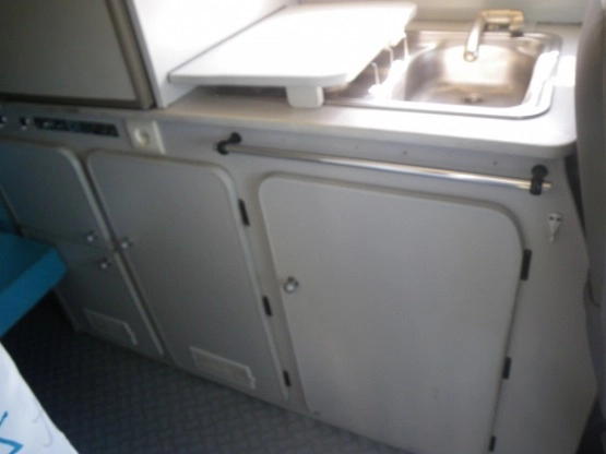                         Sprzedam -campera-Citroen Jumper -2.5 td-1995 r.(oryginalna zabudowa campingowa) - zdjęcie 6
                        