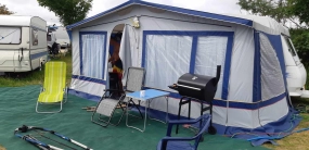                         Przyczepa Hobby De Luxe Easy 495 łóżka piętrowe  - zdjęcie 1
                        