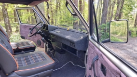                         Volkswagen T3 kultowy - zdjęcie 15
                        