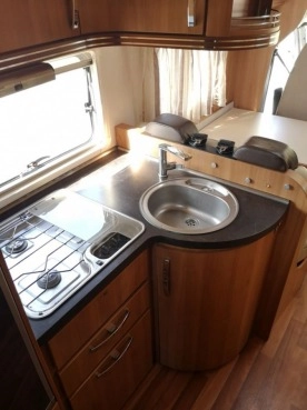                         Kamper Hymer C614 STAR EDITION 2010 ROK, alkowa, STAN BARDZO DOBRY, 4 osobowy - zdjęcie 11
                        