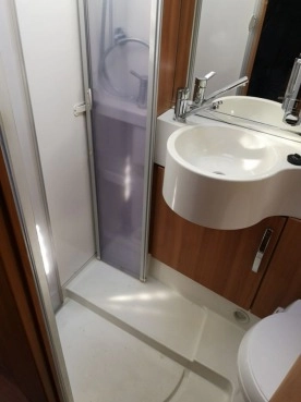                         Kamper Hymer C614 STAR EDITION 2010 ROK, alkowa, STAN BARDZO DOBRY, 4 osobowy - zdjęcie 21
                        