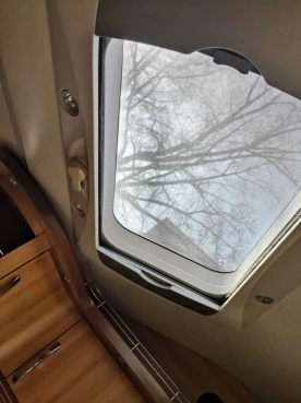                         Kamper Hymer C614 STAR EDITION 2010 ROK, alkowa, STAN BARDZO DOBRY, 4 osobowy - zdjęcie 2
                        