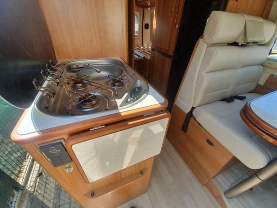                         Fiat Ducato kamper 2017 jak z salonu - zdjęcie 9
                        