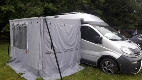                         Sprzedam Opel Vivaro Bus Camper - zdjęcie 4
                        