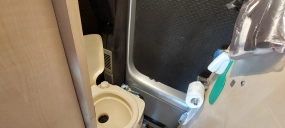                         Sprzedam Opel Vivaro Bus Camper - zdjęcie 12
                        