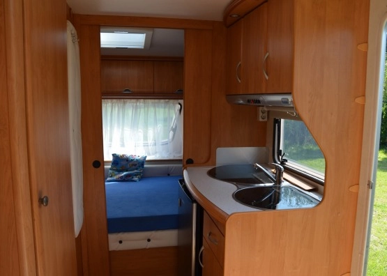                         SPRZEDAM PRZYCZEPĘ HOBBY DE LUXE 450 - zdjęcie 2
                        