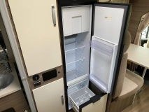                         Blucamp SKY 160KM Automat Kamper dla niepełnosprawnych z winda - zdjęcie 14
                        