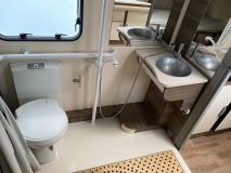                         Blucamp SKY 160KM Automat Kamper dla niepełnosprawnych z winda - zdjęcie 11
                        