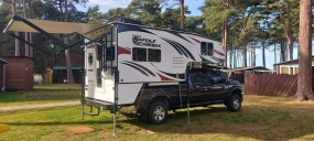                         Nakładka kamperowa WOLF CREEK 850 z 2020 r. na 4 sezony - zdjęcie 1
                        