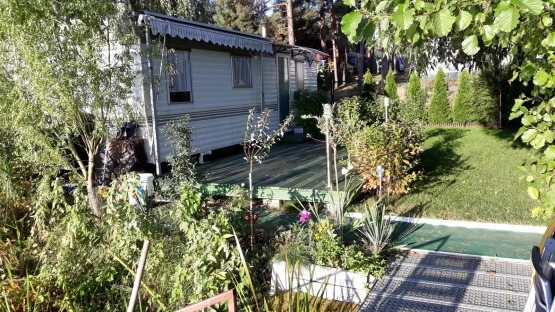                         DOMEK LETNISKOWY NAD JEZIOREM - zdjęcie 11
                        