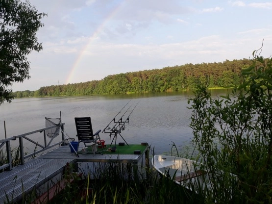                         DOMEK LETNISKOWY NAD JEZIOREM - zdjęcie 1
                        