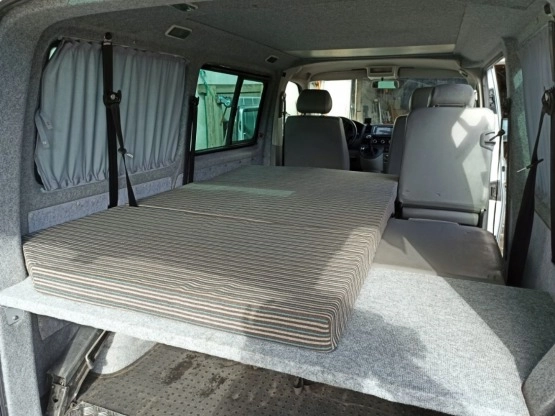                         Volkswagen T5 lift nie California, kamper - zdjęcie 6
                        