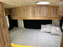                         Autobus USA jak kamper - zdjęcie 2
                        