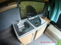                         Kamper na bazie Mercedesa Sprintera 211 CDI - zdjęcie 9
                        