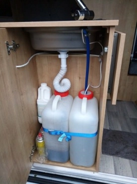                         Sprzedam kampera - zdjęcie 9
                        