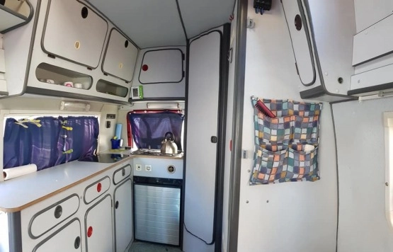                         Kamper Camper VW LT 28 długi 2.4 Diesel zabudowa Remio - zdjęcie 2
                        