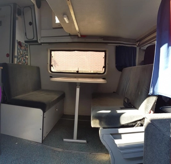                         Kamper Camper VW LT 28 długi 2.4 Diesel zabudowa Remio - zdjęcie 3
                        