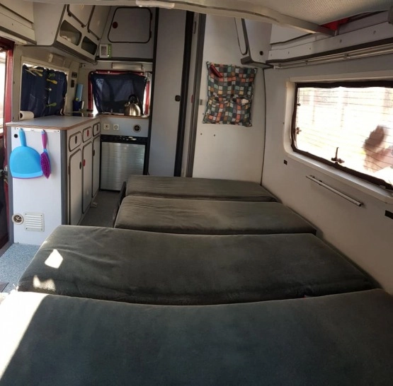                         Kamper Camper VW LT 28 długi 2.4 Diesel zabudowa Remio - zdjęcie 4
                        