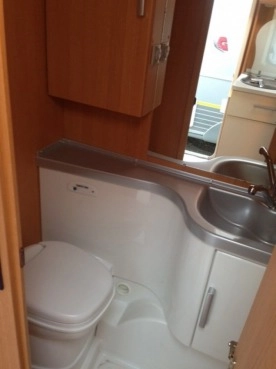                         Sprzedam przyczepę Knaus Eifelland 500tk, 2008, pokój dziecięcy z łóżkami piętrowymi, mover - zdjęcie 5
                        