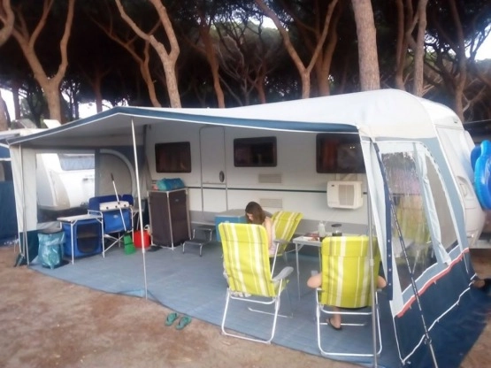                         Sprzedam przyczepę Knaus Eifelland 500tk, 2008, pokój dziecięcy z łóżkami piętrowymi, mover - zdjęcie 7
                        