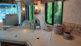                         Kamper (RV) Freightliner Cruise Air - zdjęcie 12
                        