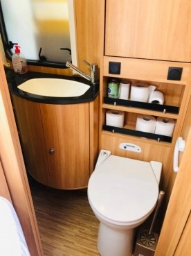                         Dethleffs Camper 730 SK, 2012 r. - zdjęcie 9
                        