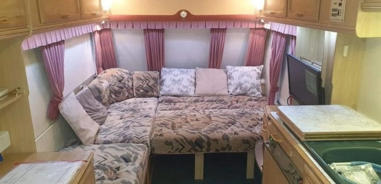                         Przyczepa kempingowa Lunar z namiotem - zdjęcie 7
                        