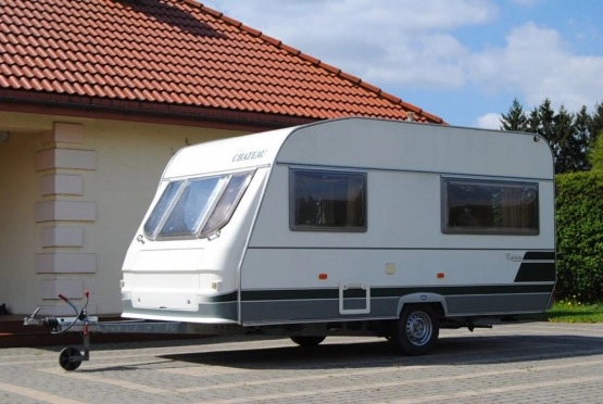                         CHATEAU 390. Zarejestrowana. Zadbana. 4 osobowa z WC, Ogrzewanie! DMC 1100 kg - zdjęcie 2
                        