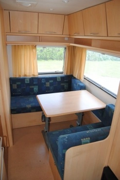                         CHATEAU 390. Zarejestrowana. Zadbana. 4 osobowa z WC, Ogrzewanie! DMC 1100 kg - zdjęcie 5
                        