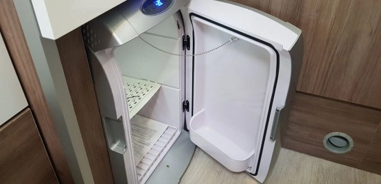                         Kamper Fiat Ducato 2,3, rok prod. 2010, przebieg 179 000. Zabudowa 2020 - zdjęcie 13
                        