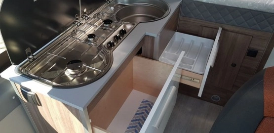                         Kamper Fiat Ducato 2,3, rok prod. 2010, przebieg 179 000. Zabudowa 2020 - zdjęcie 23
                        