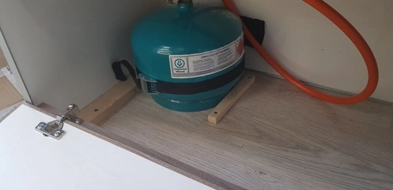                         Kamper Fiat Ducato 2,3, rok prod. 2010, przebieg 179 000. Zabudowa 2020 - zdjęcie 4
                        