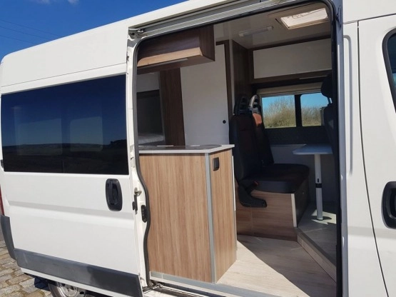                         Kamper Fiat Ducato 2,3, rok prod. 2010, przebieg 179 000. Zabudowa 2020 - zdjęcie 9
                        