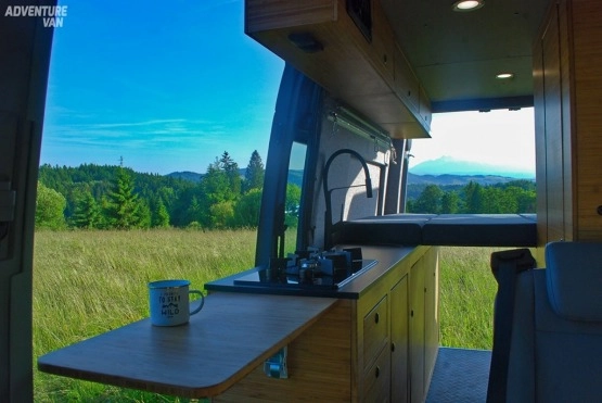                         Mercedes Sprinter 4x4 Kamper wyprawowy - zdjęcie 10
                        