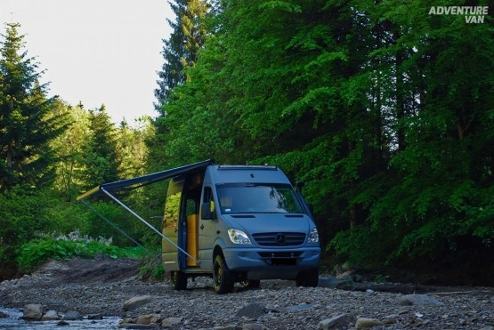                         Mercedes Sprinter 4x4 Kamper wyprawowy - zdjęcie 13
                        