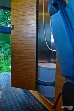                         Mercedes Sprinter 4x4 Kamper wyprawowy - zdjęcie 19
                        