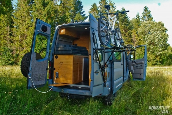                         Mercedes Sprinter 4x4 Kamper wyprawowy - zdjęcie 21
                        