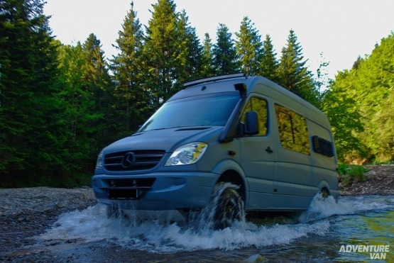                         Mercedes Sprinter 4x4 Kamper wyprawowy - zdjęcie 22
                        