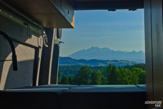                         Mercedes Sprinter 4x4 Kamper wyprawowy - zdjęcie 2
                        