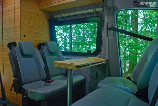                         Mercedes Sprinter 4x4 Kamper wyprawowy - zdjęcie 4
                        