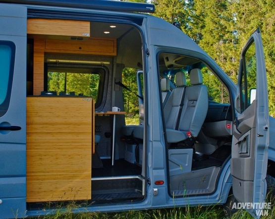                         Mercedes Sprinter 4x4 Kamper wyprawowy - zdjęcie 5
                        