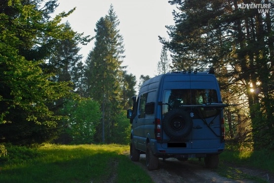                         Mercedes Sprinter 4x4 Kamper wyprawowy - zdjęcie 6
                        