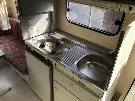                         Przyczepa CHATEAU Chiara 1989 rok 1200 DMC przedsionek 2 sypialnie Leszno - zdjęcie 15
                        