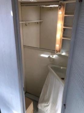                         Przyczepa CHATEAU Chiara 1989 rok 1200 DMC przedsionek 2 sypialnie Leszno - zdjęcie 3
                        